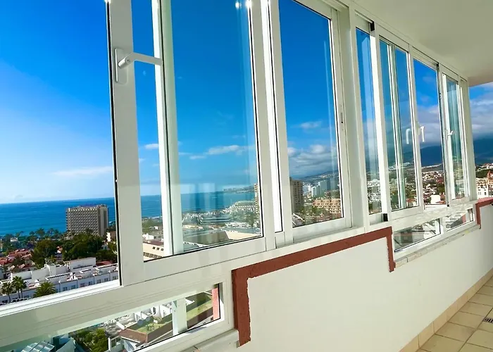 Sea View Penthouse דירה