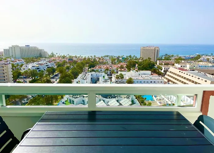 Sea View Penthouse アパート